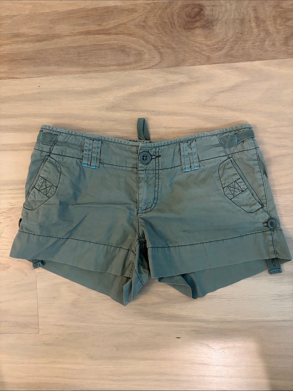 Vintage American Eagle Outfitters Olive Green Utility Shorts, 6, GUC
